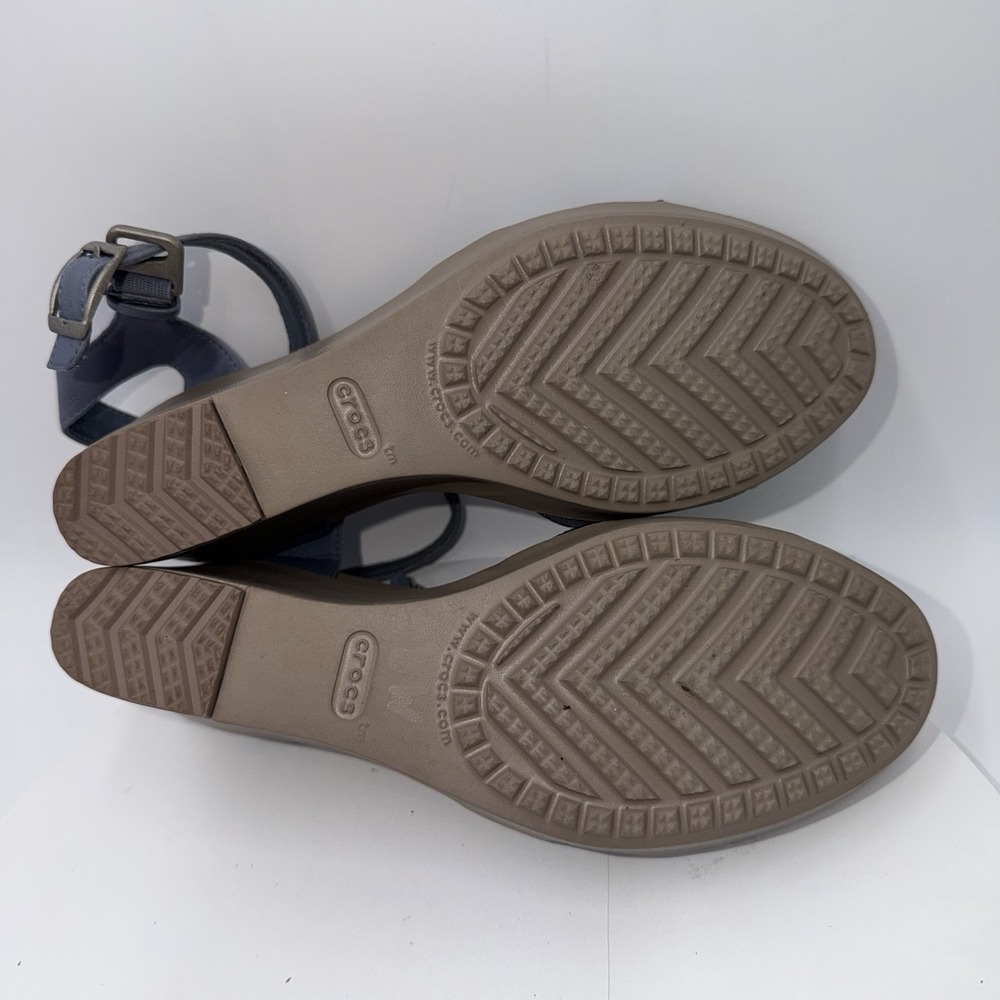 Crocs Leigh II Cross Strap Ankle Wedge Sandals Blue Canvas Womens 8 Comfort - Picture 8 of 9